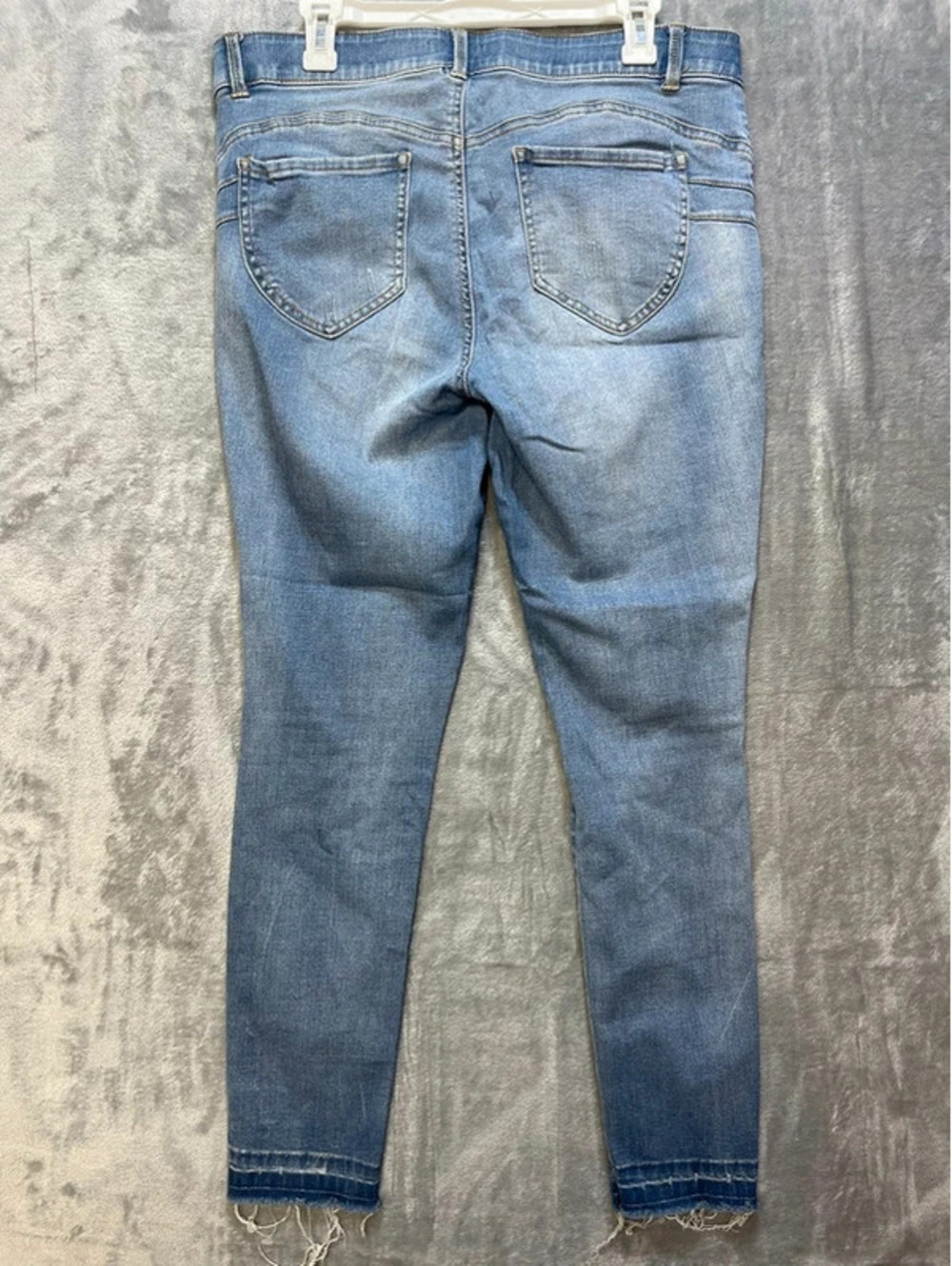 Candie's Womens Jeans Size 17 33W Blue Distressed Raw Hem Skinny - Picture 2 of 11